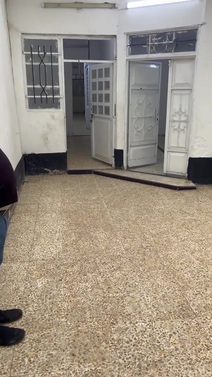 بيت للإيجار غرفتين وهول واستقبال الأيمن حي النفط ايجار ٢٥٠ الف للاتصال ***********
