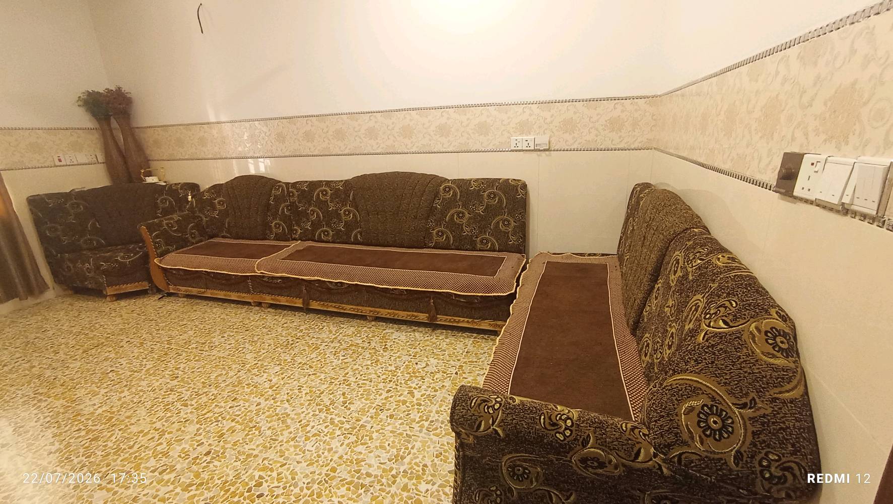 سلام عليكم ديوان للبيع بسعر مناسب بي مجال تواصل عالخاص موقع موصل حي دوميز