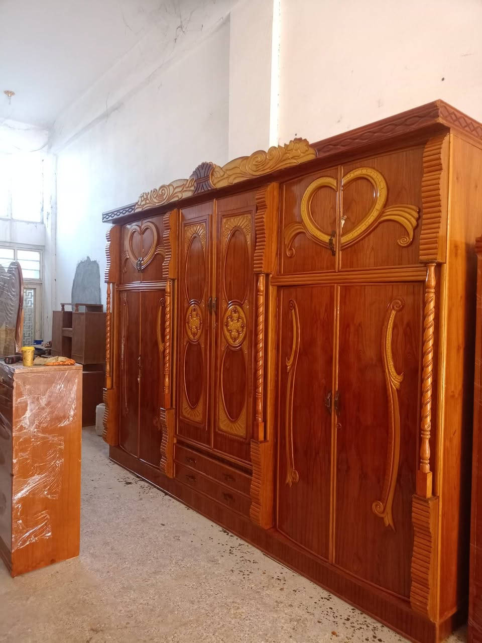 غرفة نوم عراقي مستخدم اخو الجديد وباسعار مناسبة شغل درجة اولى مرتب ضهر جرجوبة توصا  احطاطة صاج خارج داخل
السعر 875 الف وبيها مجال للطيبين 
رقم الهاتف ***********
