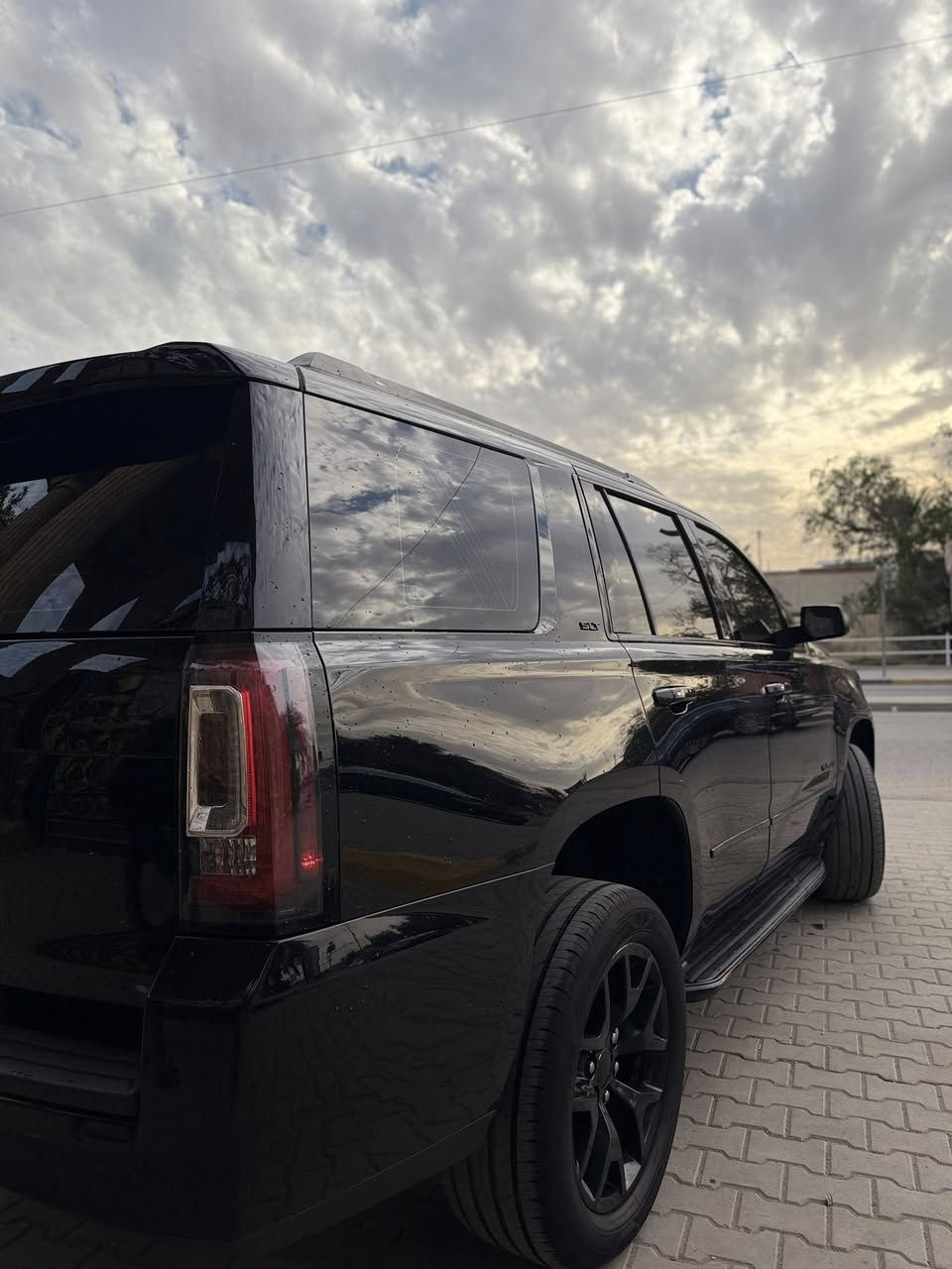 السلام عليكم يوكن جمسي مديل 2020 خليجي فول مواصفات رقم اربيل بنيد وجاملغ فقط رش بدون حادث ماشيه 95ميل السعر 360وبيها مجال مكاني البصره المعقل الاستفسار ***********
