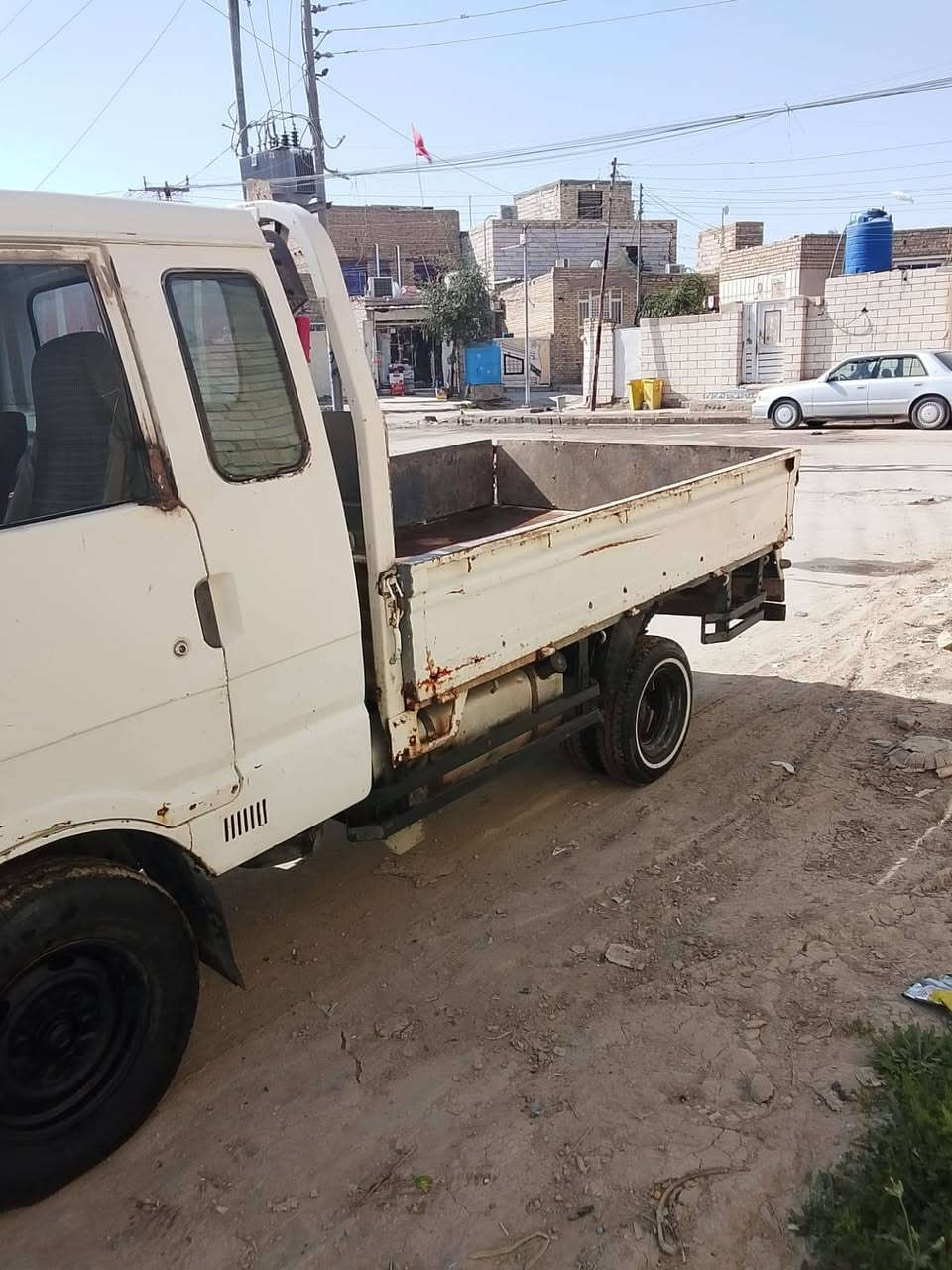 رقم الانتصال *********** كيه بنكو للبيع رقم بصره راعيه يمي مكينه جديده توني شاده كير جديد بس بي  الثالث يفلت بس تبدله صفره مال نمره. كهربائيات شغال تخم تاير. باتري جديد حداديه جديده.  /سعر 35 وبيه مجال مكان ناصريه قضاء الشطره
