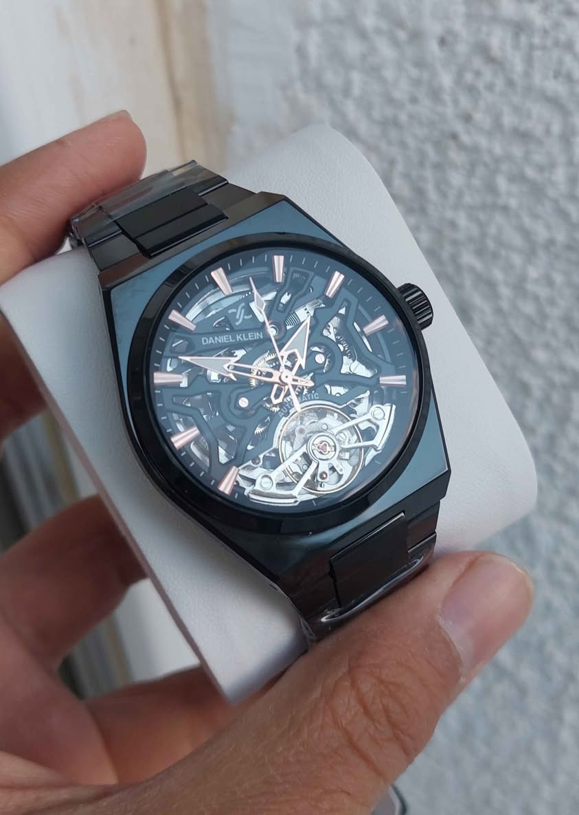 ساعة دانيل كلاين جديد 
قطرها 42 
لون اسود بلكامل 
قفل فراشه 
مع كامل مرفقات 
موديل هيكل العضمي 
اوتوماتيك. ونصب . 
يعمل في حال سكون 42 ساعة كركوك, العراق


**إذا كنت صاحب هذا الإعلان وتريد حذفه لأي سبب، رجاءا أرسل رسالة إلى الدعم الفني**