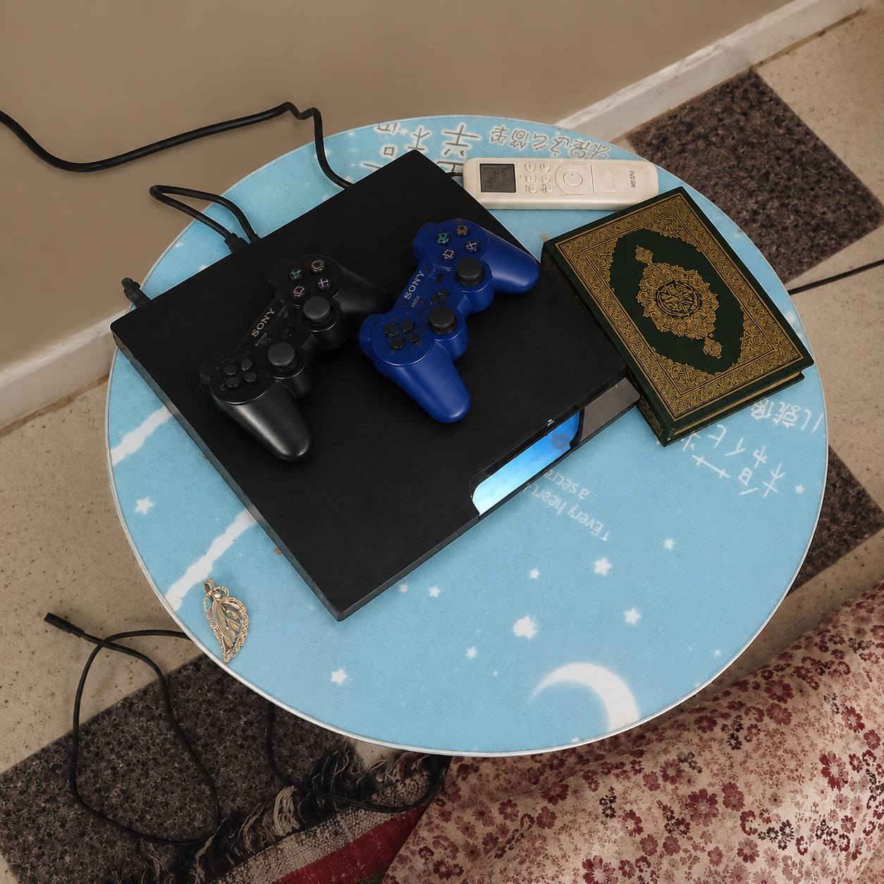 🎮🔥 عرض قوي لعشاق البلايستيشن 🔥🎮
هنا في تيميمون وادرار 

📢 سلام عليكم خاوتي
عندي PlayStation 3 (PS3) للبيع بحالة ممتازة 👌

✨ المميزات:
✅ نظيف بزاف وما فيه حتى مشكل
✅ يخدم 100% بدون أعطال
✅ معه 2 مانيط (يد تحكم) 🎮🎮
✅ فيه أكثر من 20 لعبة جاهزة
🎥 (الصورة تبين الألعاب داخل الجهاز)
✅ مناسب للعب أوفلاين وطور القصة

👨‍👩‍👧‍👦 مثالي لأوقات الراحة بعد قراية
🎒 يفرّح الصغار بعد نهاية الدروس
😊 وسيلة باش تسعد أولادك وتخليهم يفرغو الضغط

💰 السعر: 2 مليون و 900 ألف 💵

📞 رقم الهاتف: 0663619436
📩 أو تواصل خاص

⚡ فرصة مليحة، لي يلحق يربحها


**إذا كنت صاحب هذا الإعلان وتريد حذفه لأي سبب، رجاءا أرسل رسالة إلى الدعم الفني**