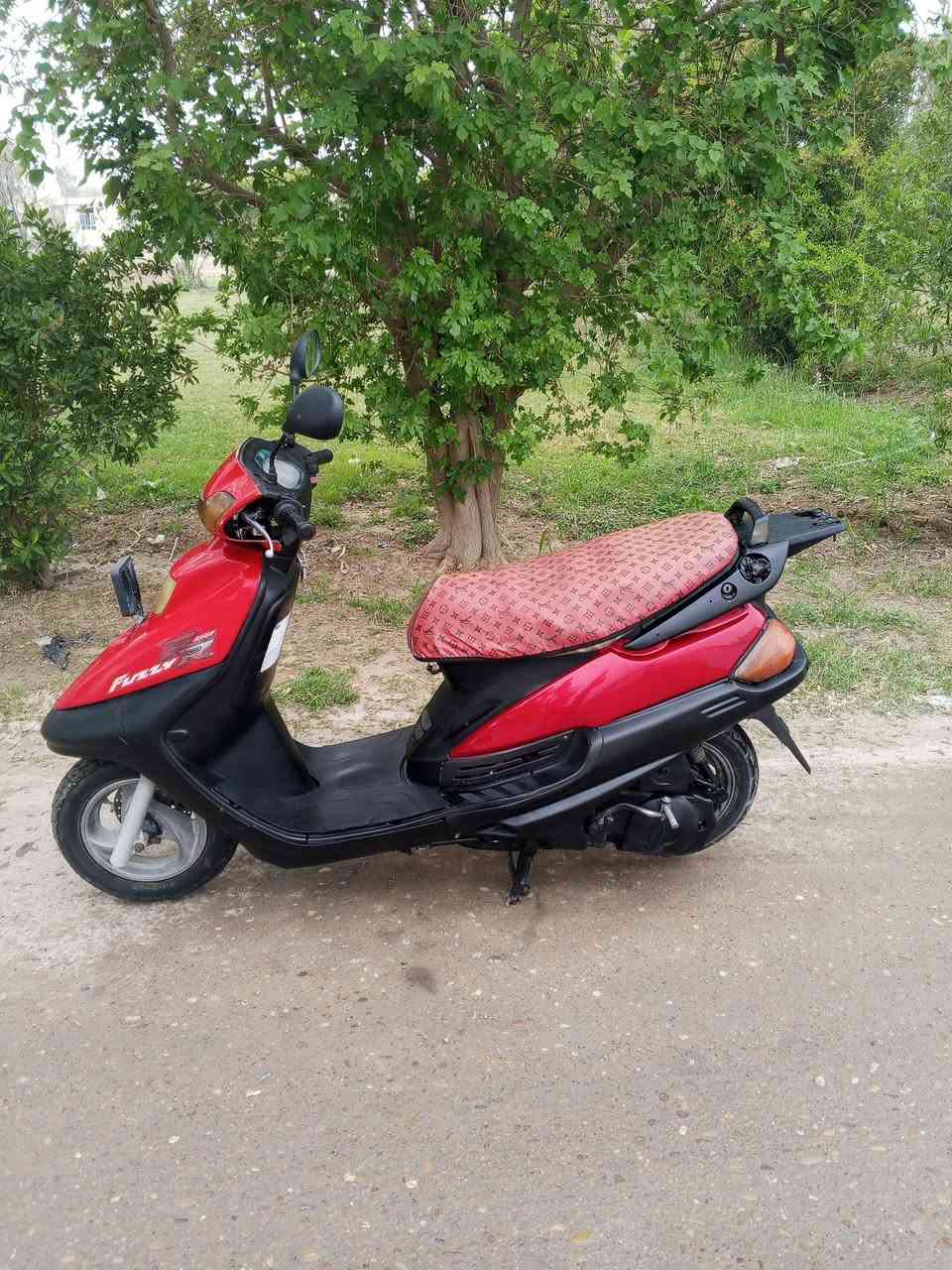 السلام عليكم
للبيع دراجة فراشه سرعه 140 شلعه معدل فول كهربائيات كلها شغاله اشاير شغاله دبلات جدد بك لايت شغال لايت شغال هندر دفره وحده سلف شغال دراجه خرسه شرط ماتسمع بس صوت الصالنصه تايرات جدد جكمجه جنطه كله علسويج استانه تعليك كفرات بلاديه مو تجاريه كامله مكمله خير من الله وصور كدامك المكان ناحيه الاسحاقي مركز ناحيه السعر 300 وبيه مجال حك الجيه.
للاتصال علرقم *********** ***********
