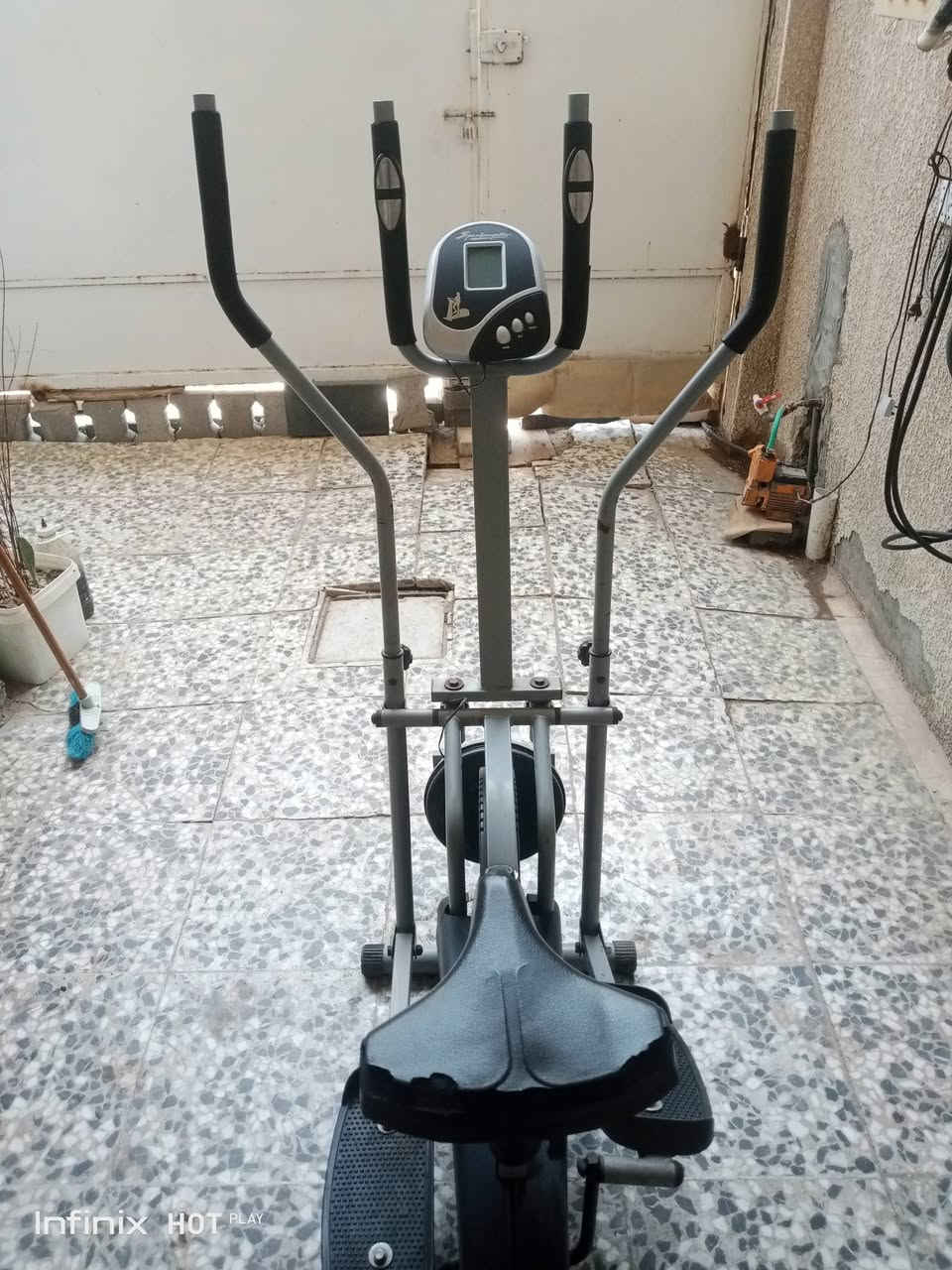 جاهز رياضي اصلي يقيس حتى. سرعة النبض ❤️
250 وبي مجال رقمي *********** 
بغداد حي اور عنواني
