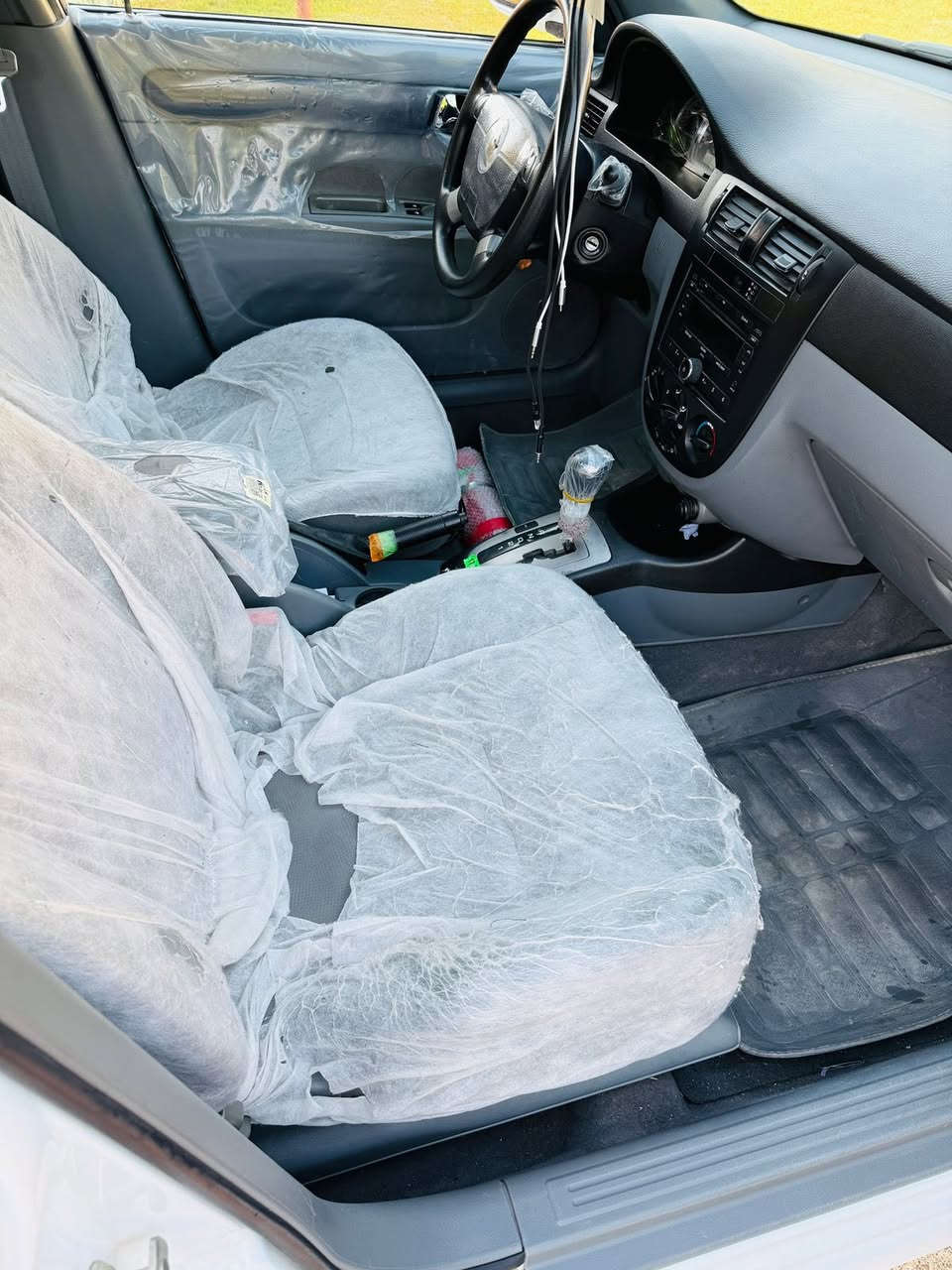 السلام عليكم
أوبتر 2014 خليجي رقم سليميانيه 
مكفوله كفاله عامه حتى الدعاميات 
ماشيه 100 كيلو متر حقيقي سياره ع وضع الشركه سبير مانازل تحويل ثاني يوم 
السعر 108 وبيها مجال قليل 
مكان السياره الانبار الرمادي 
رقم الهاتف: ***********
