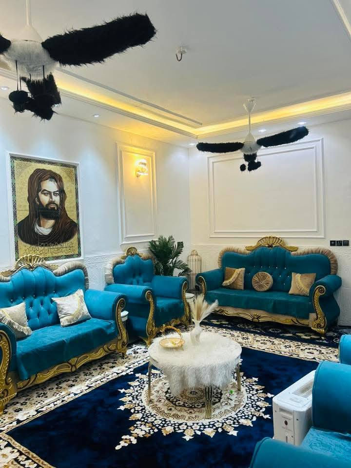 السلام عليكم بيت للبيع  السده الهنديه كيعان بيت رزين قرب السجه قريب ع كورنيش   مساحه 200 يتكون طابق الاول غرفتين صاله مطبخ  وطابق الفوك  غرفه  +غرفتين مصعدين 5سوف   طابو زارعي  سند٢٥   شراح اتصل ع هذه رقم  ***********
