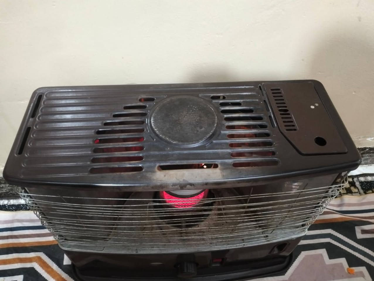 صوبه للبيع نظيفه فتيله جديده اصليه تاخذها بشرط لا هيس ولا غاز السعر٥٥الف الاتصال ***********
