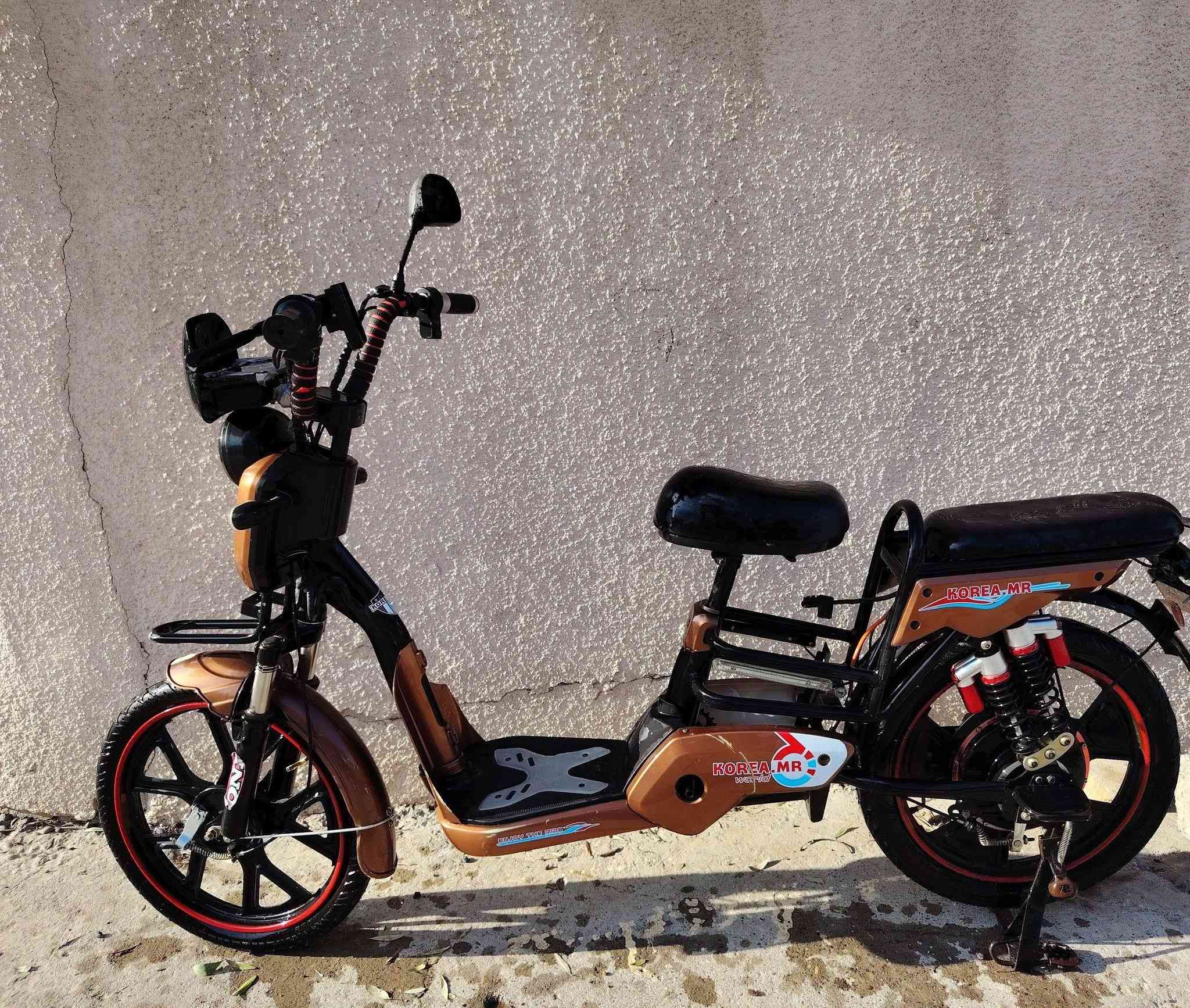 السلام عليكم 
السلام عليكم ماطور شحن للبيع ٢٠٢٥ فول بطاريات نص عمر عدد 4 المواصفات دبل اشارة اربع نمر بلوتوث نشرات جانبية لايت زنون سرعة 99 يرادلو شاشة تبديل لان تشكل السعر الاتصال على صاحب الماطور مكاني موصل حي الحدباء ***********
