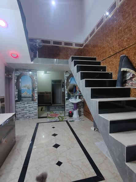 السلام عليكم بيت  زراعي سند ٢٥  المساحه ٩٠٠ الكلي ١٠٠٠ يتكون البيت ٤ غرف. ٥/٤       طابقين   شرط الشغل درجهً(١).     وبراني ٦/٤.        صاله ٩/٤   مطبخ ٤/٦           البيت الكلي ٢٠٠.  صحيات خارجيه وداخليه.   حديقه داخليه وخارجيه    ونخيل العدد ١٥ وانواع الاشجار.   السعر ١٩٠   مليون. مع المجال كلش بصيط.        ***********  العنوان طريق الدغاره ديوانيه من تعبر المعمل الطابوق قرب مشتل الربيع
