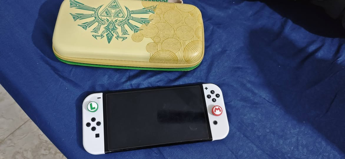 جهاز Nintendo switch OLED  نظيف شخط مابي ملحقات جديده ما استخدمتها اصلا بعدها مال شركه بالاضافه حقيبه ويا وذاكره 32 SD card شاشه حمايه على شاشه مطلوب 400الف مكاني  بغداد الدوره ماعندي توصيل استخدام خفيف اصلا ماعندي وقت استخدمه بسبب العمل كذالك عندي pc


**إذا كنت صاحب هذا الإعلان وتريد حذفه لأي سبب، رجاءا أرسل رسالة إلى الدعم الفني**