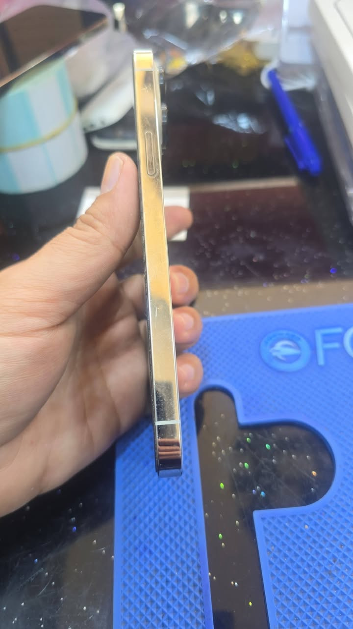 ايفون 13 pro max
بي فطر بل ظهر سعر التبديل مالته ٢٠ الف
و شاشه محروكه سعر تبديل الشاشه الاصليه ب ١٢٠ دولار

 ذاكرة  128
بطارية 70
سعر الجهاز 300 الف قفل
شرق اوسط 
واتساب  ***********
