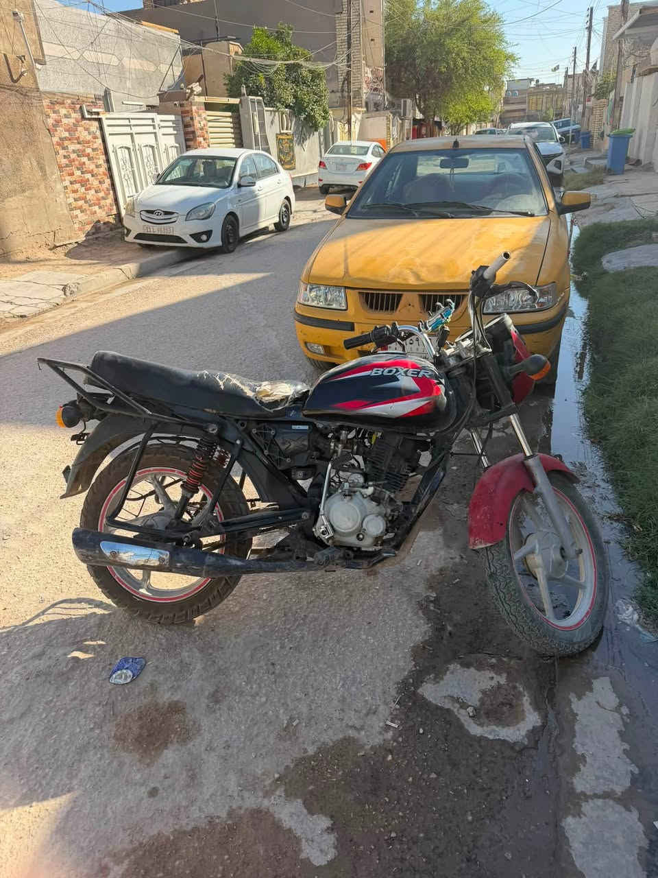 دراجه بوكسر ٢٢ نظيفه كفاله محرك وشاصي 
بيها ورقه منفيس ومكاتبه تكفلك سرقه و اي شي
تواصل ***********مكان دوره ابو دشير
