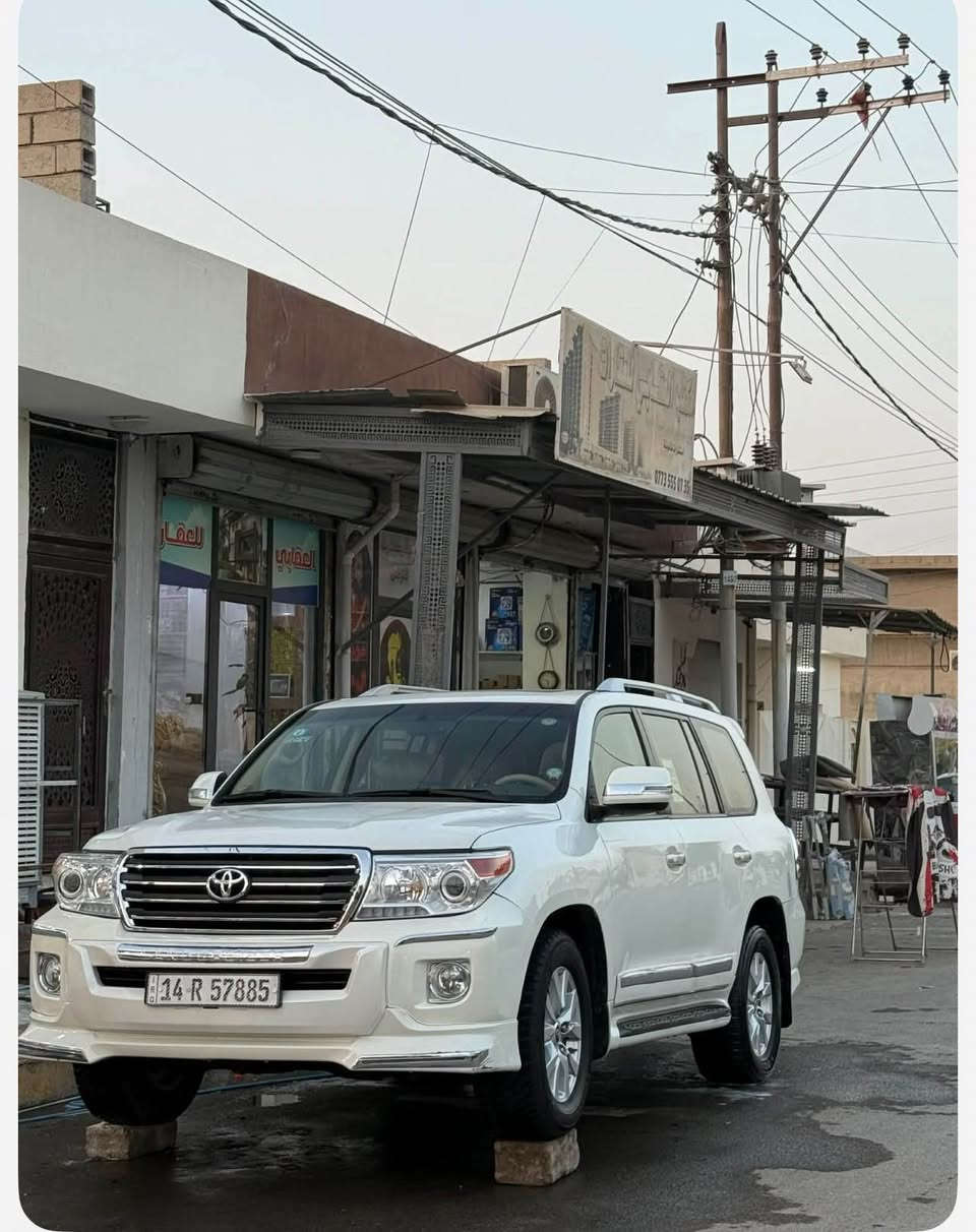 سلام عليكم لندكروزمديل 2013 سياره كفاله عامه سياره حلوه مابيه نقص جاهزه على اخر حبايه تبريد ثلج مكينه 6 سلندر مامفتوحه بلاد ولا تنقيص ولا اي شي سياره كلش بعد احله من الصور السياره ولستفساره اكثر اتصال على ارقام التاليه ‭0770 353 8729‬ / ***********  مكان السياره كركوك البصرة, العراق
