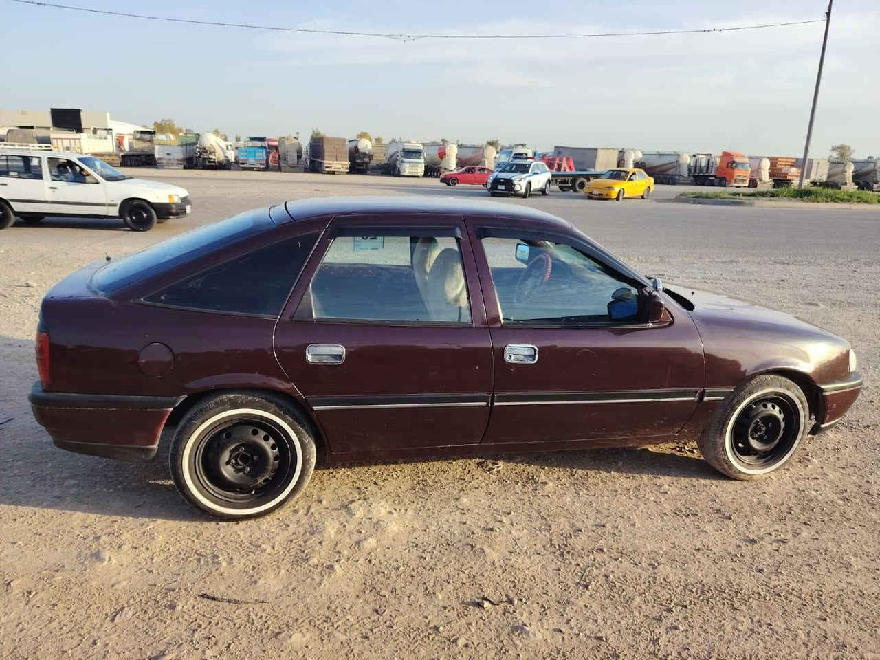 اوبل فكتره لون ماروني جنطه موديل ٩١ للبيع
سنويه ل ٢٧ بطاقه بانزين بيها 
رقم الموبايل ***********
