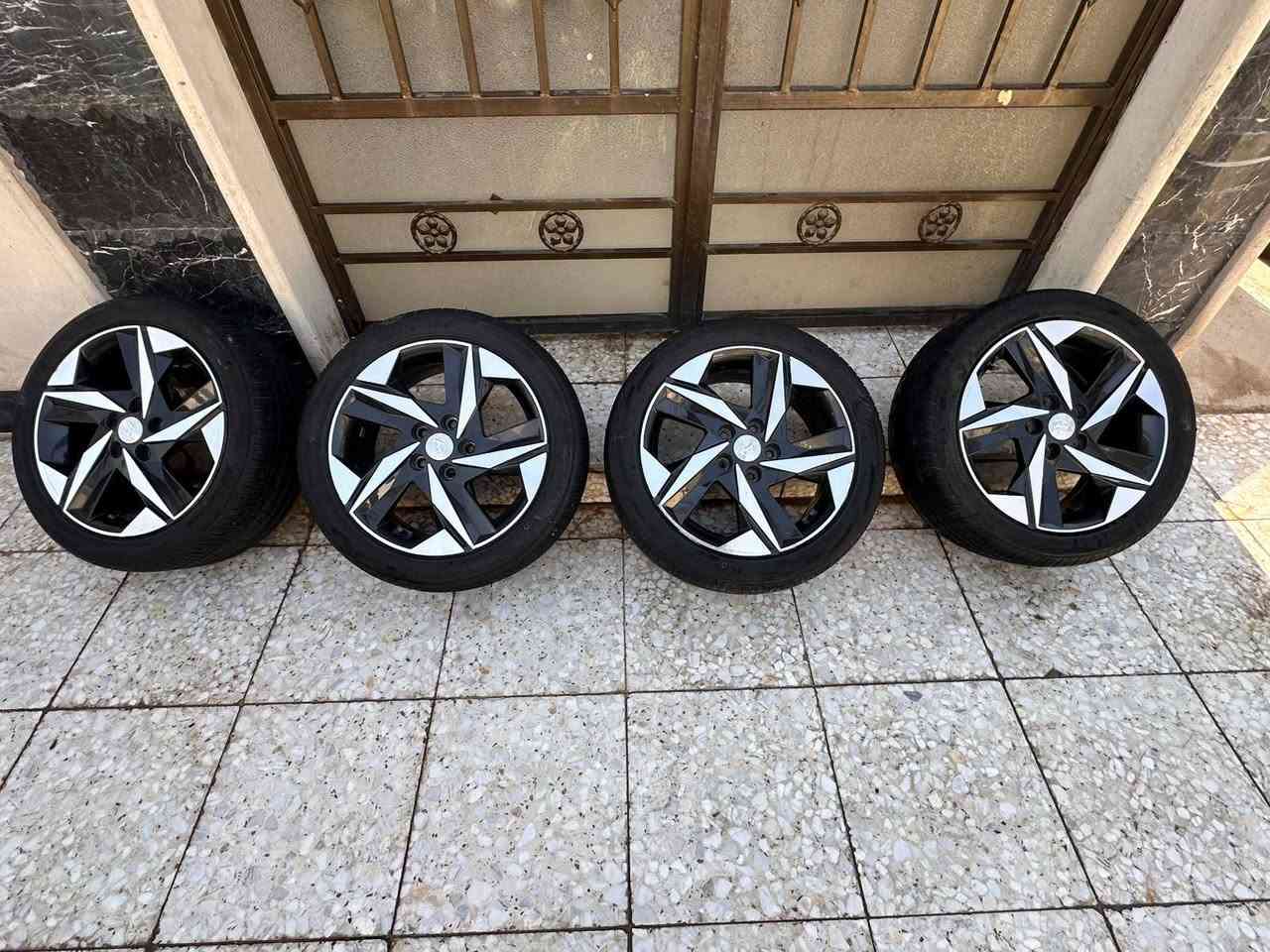 ويل كب النترا حجم 17 نظيفات السعر ٣٢٥ وبيه مجال للإتصال *********** مكاني بغداد.
