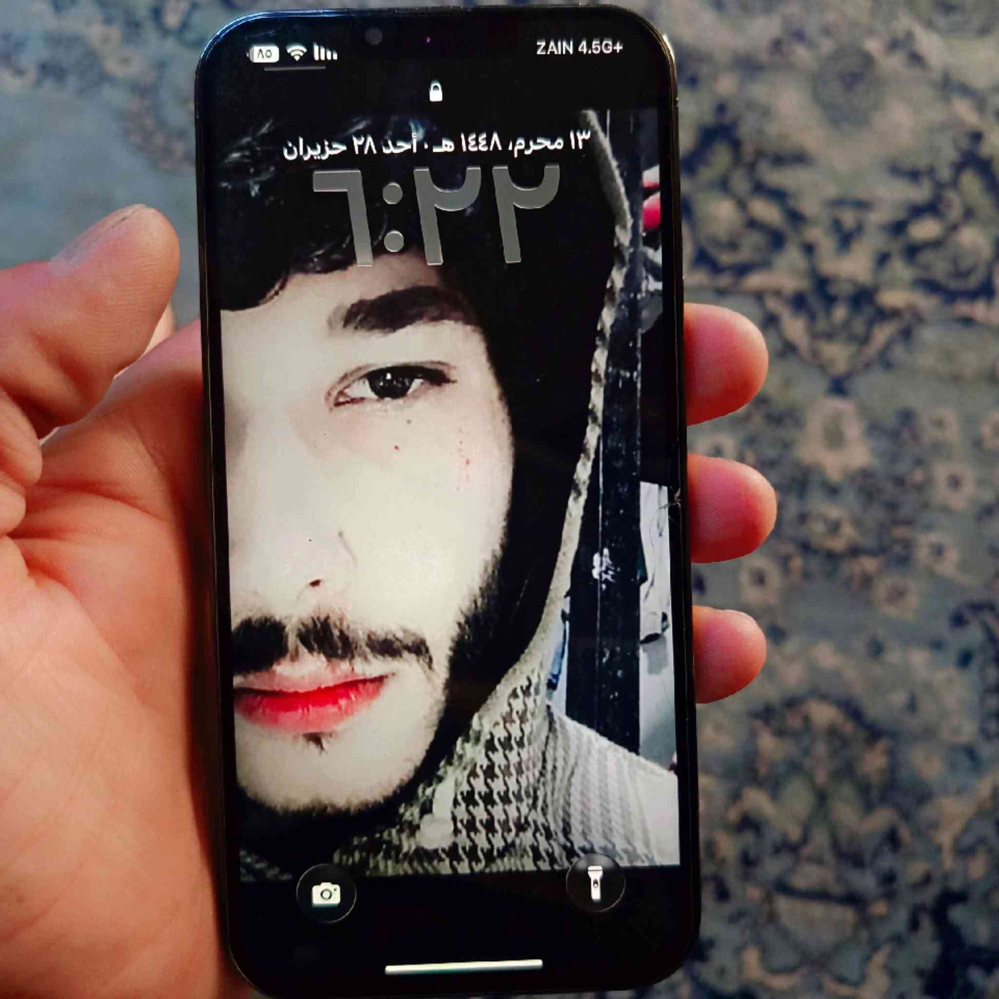 سلام عليكم ايفون 13برو ماكس مبل شاشه والجهاز حلوو ونضيف اريده ب600 وبيه مجال *********** وتساب
