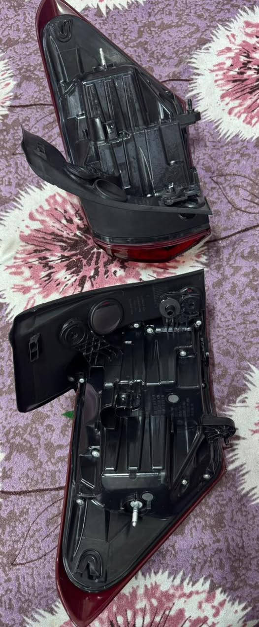 بك لايت LED الشكل الجديد 
1-شوفر اكونكس
2- يرهم موديل2021 ، موديل 2022
3- اصلي درجه اولى بعد التفصيخ 
نظافة 100‎%‎  كبس شركة  محبس
للتأكيد  ليس تفصيخ  
سعر الزوج 150 الف
للاستفسار الاتصال على 
***********
