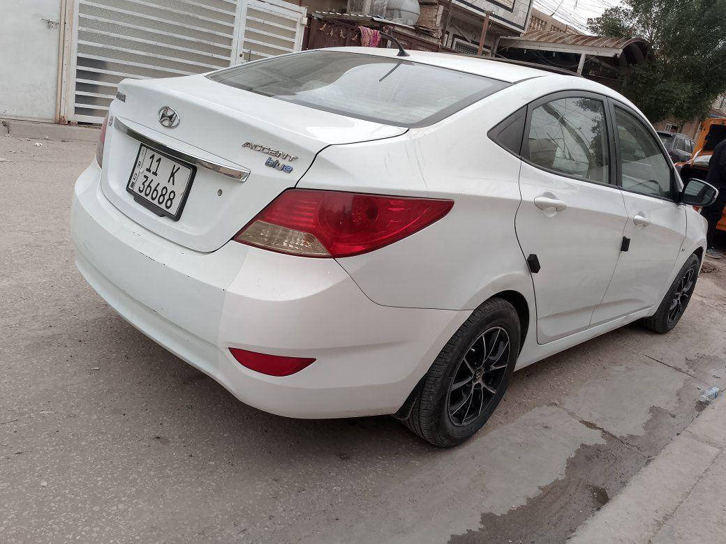 اكسنت 2012 بلو فول 
مكفولة بدون ضربه ولا صبغ محرك كير تبريد شركه
بسمي 
سعر 100 بيه شي بسيط لشراي
*********** بغداد, العراق
