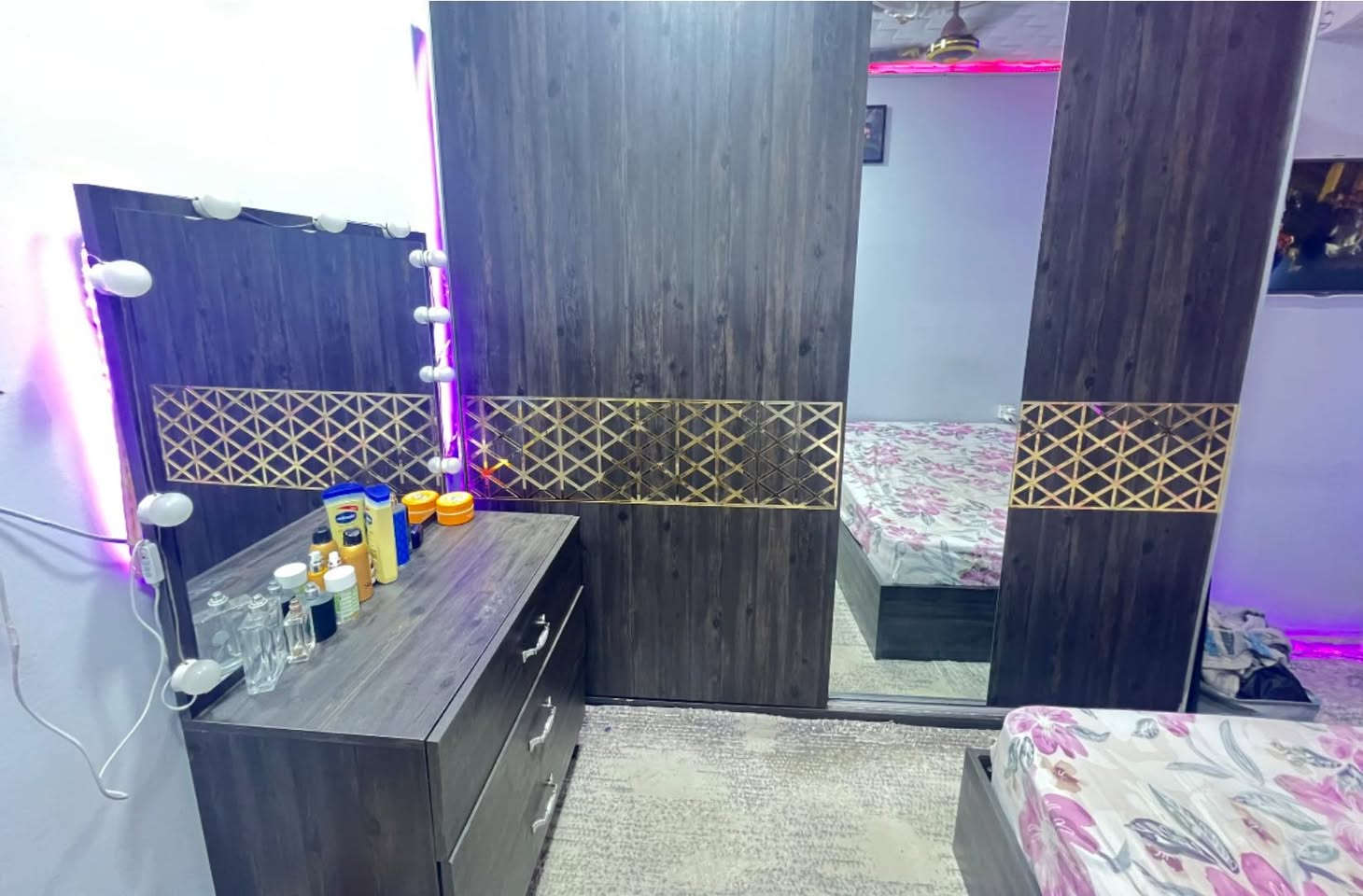 غرفة نوم اخشاب
بدون الفراش 

السعر 450🟢

العنوان بسماية

***********
