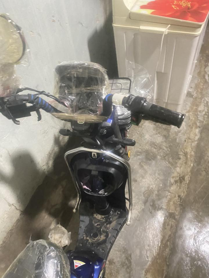 السلام عليكم  باسكل شحن  للبيع مراوس ‏ موديل 25 بطاريات جديد كهربائيات شغالة الهاتف***********  وتساب سعر٣٥٠بي مجال
