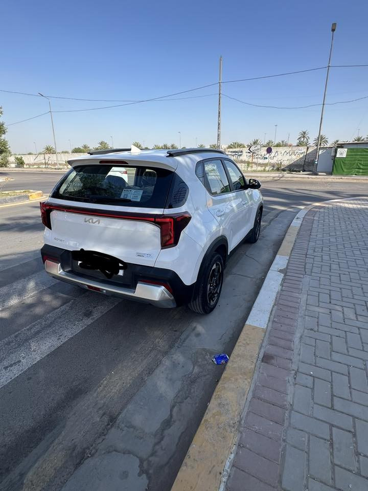 السلام عليكم
كيا سونيت للبيع
موديل 2024

محرك 1500 دبل نوزل تنفس طبيعي

المسافة المقطوعة 29 الف   

مواصفات:
دخول بصمة
بصمتين لسيارة
تشغيل السيارة عن بعد
كامرة خلفية دوارة
شاشة اصلية نظام اندرويد اوتو ابل كار بلي فتحة يو اس بي و بلوتوث
شاشة اعطال
حساسات امامية خلفية
التبريد شاشة اوتو (قطعتين امامي وخلفي)
مانع انزلاق ESC و ABS و 4 تاير دسك بريك
2 ايرباك
أنماط قيادة Drive Mode
مثبت سرعة
مساعد نزول منحدرات
تحكمات ستيرن
قياس ضغط الإطارات
تشغيل مصابيح اوتو
مري شفط واشاير بالمري
رقم بغداد بأسمي تحويل مباشر ثاني يوم  
السعر ١٥٠ وبيها مجال بسيط 

العنوان حي الجامعة او حي القادسية 
للاستفسار ***********
