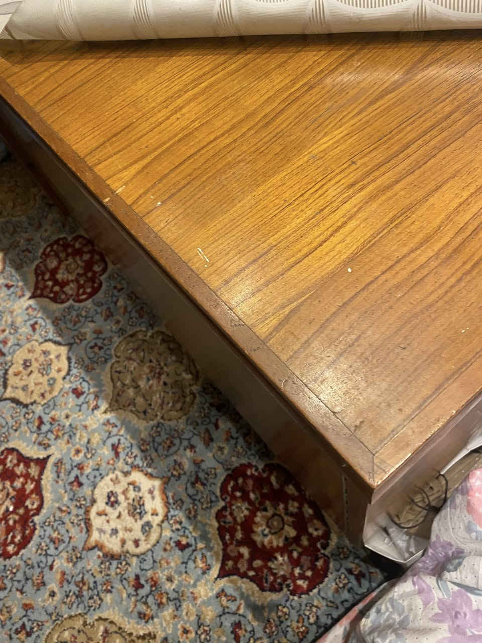 السلام عليكم بوفية للبيع 

داخل وخارج صاج نضيفة بيها 5 مجرات + بابين بيها رفين + باب سلايت من داخلها جام ورفين كبار 
مكاني بغداد الدوره 
واتساب ***********
