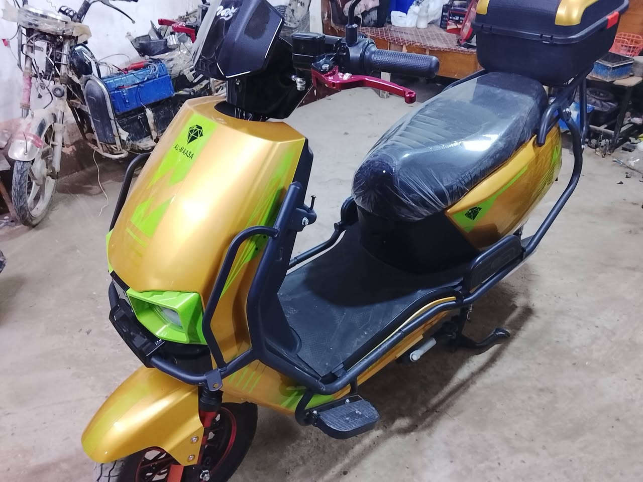 موطور شحن جديد 6بطاريات نضافه فول مكاني زنكوره المفرك ***********
