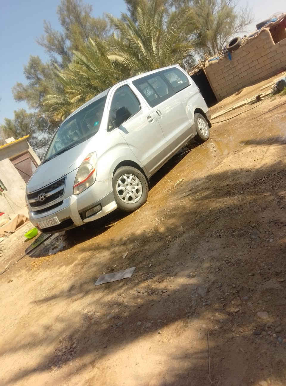سلام عليكم للبيع ستاركس 2009 رقم بغداد انكليزي بسمي سياره كفاله عامه من ضربه وتبديل قطرة سبوغ مابيها كير اكسل سدر جديد محرك يبخر مكان بغداد الطارميه السعر 125وبيها مجال 
للاستفسار ***********
