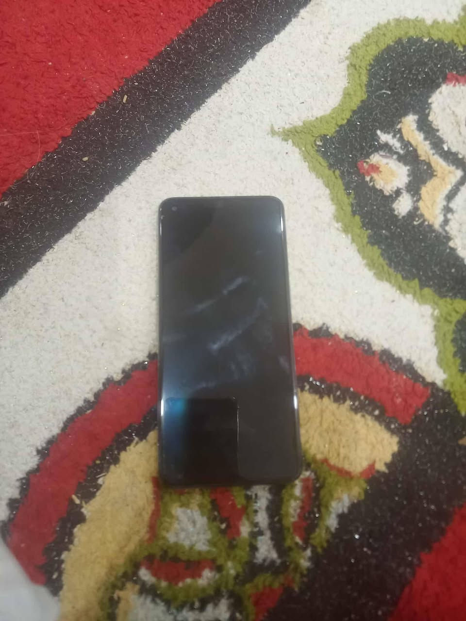 سلام عليكم شباب جهاز بعد نظيف اسم.  جهازrealme GT.Master Edition. شغال وكامل بالببجي 60 سكن رمادي شارع 60 سعر 200 وبي مجال هاذه رقمي ***********
