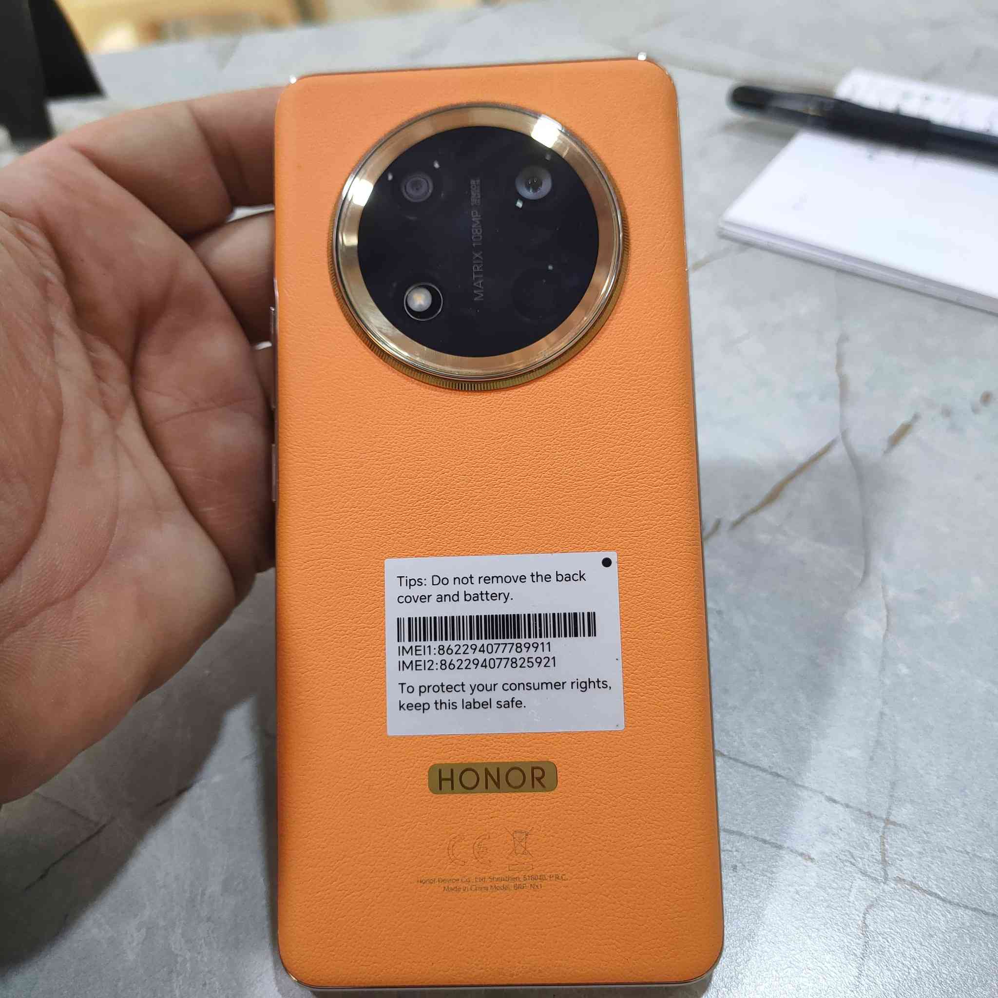 للبيع فقط موبايل هونر x9c غني عن التعريف  ذاكرة 256 ورام 12+12جهاز نظيف حيل مستعمل تقريبا 7او8 تشهر جهاز علئ ايدي كارتون وشاحنة الاصلي معا السعر 290 وبي مجال شوية  رقم الموبايل ***********
