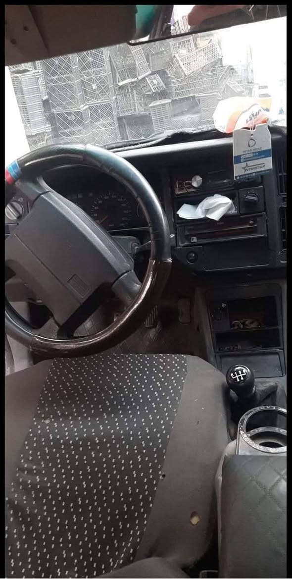 السلام عليكم سياره فالفو موديل  1991حجم 440 سنويه واجهه كاربون بنزين رقم فحص كير محرك شرط السعر11 ورقه الاستفسار اتصال على هذا الارقم *********** /***********
