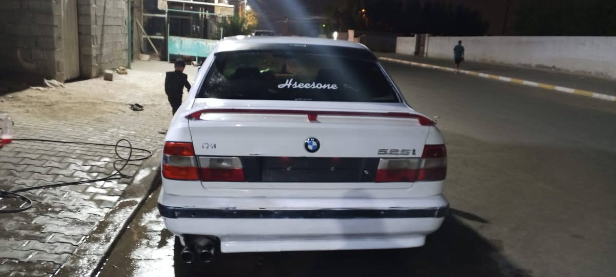 سلام عليكم بي ام البيع موديل ١٩٩٠ رقم بغداد بسمي ثاني يوم تحويل  سيارة مبدل بيعة بنيد وبدنة مال بنيد  ٦ مفتوح كير مكينة اكسل كفالة صدر قبل فترة بدلتة وزوج تايرات جدد تبريد شغال بي عوزة غاز  سيارة ردلهة ترتيب كهربيات فول شغال وع البلدي لا جطل ولا شي السعر ٣٥ وبيهة مجال بغداد *********** تصل وتدلل
