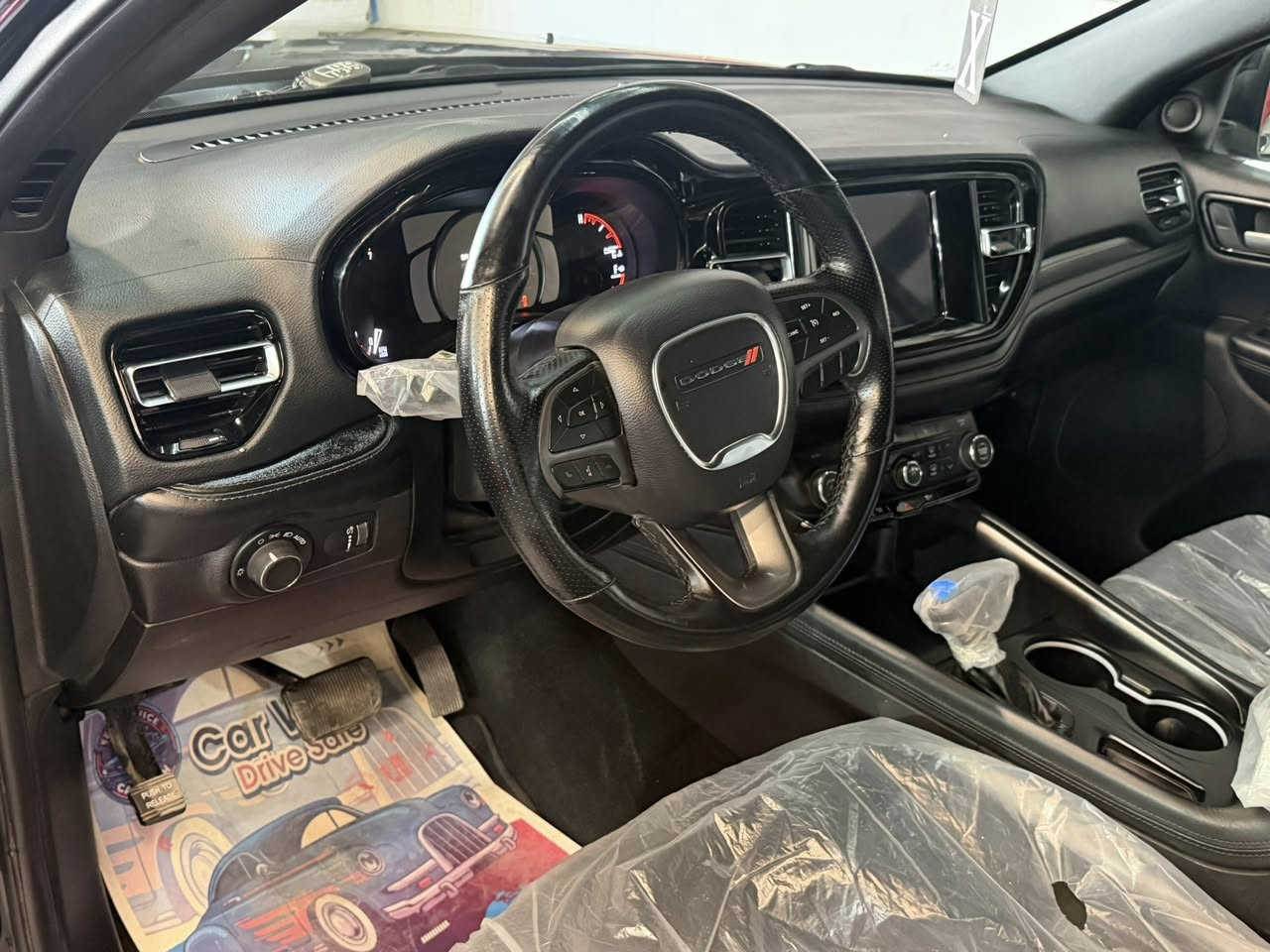 السلام عليكم اخوان دورنكو موديل 2023 وارد امريكي حادثها موضح بل صور بدون لغدو بدون شواصي بدون ايرباك جاهزه السياره
سعرها 245 بيها مجال بسيط الي تخدمه يتصل
عنواني بغداد 
***********
