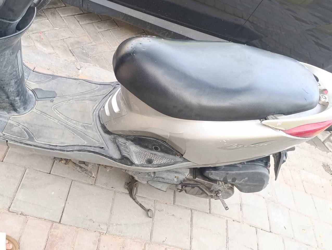 دراجه بريز للبيع
شغاله مكينه شلعه تخبل 
سعر 400 الف وبيه مجال 
*********** واتساب
