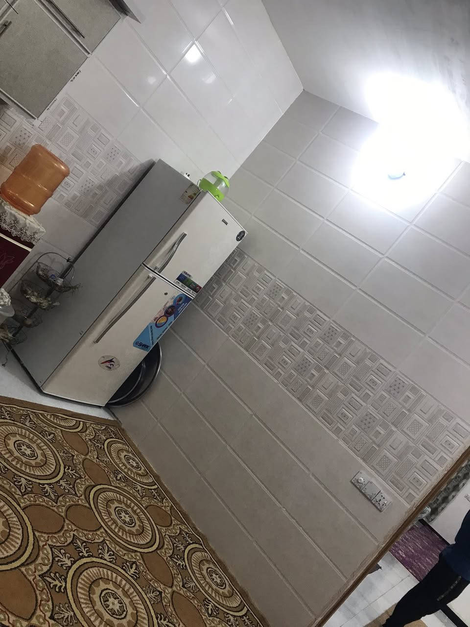 بيت مساحة 368 متر بناء البيت 200 متر وحوش وحديقه 168 متر سند 25 مقابيل عكركوف بالشارع الي قبل معمل السفنج السعر 110 وبي مجال بسيط التواصل على هاذا الرقم ***********
