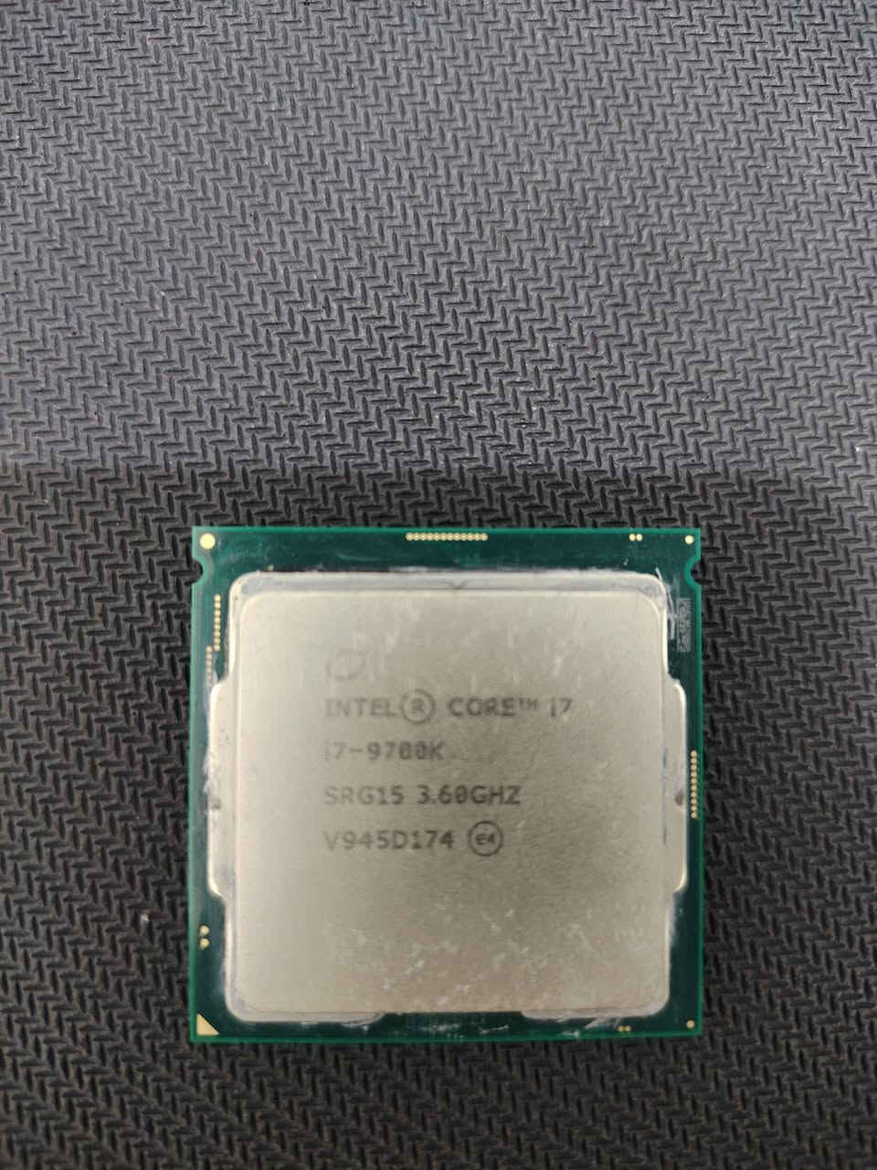 معالج I7 9700K قوي و قابل لكسر السرعه ويحتوي على كرت شاشه داخلي يستطيع تشغيل الالعاب الخفيفه مفيد بالتصفح وتكدر تشدله اي كرت شاشه خارجي لحد RTX 5060 بدون عنق زجاجي
العنوان بصره
راسلني خاص وحط السعر اليعجبك وتدلل
اكدر اوفرلك توصيل اذا تريد بس تدفع عربون


**إذا كنت صاحب هذا الإعلان وتريد حذفه لأي سبب، رجاءا أرسل رسالة إلى الدعم الفني**