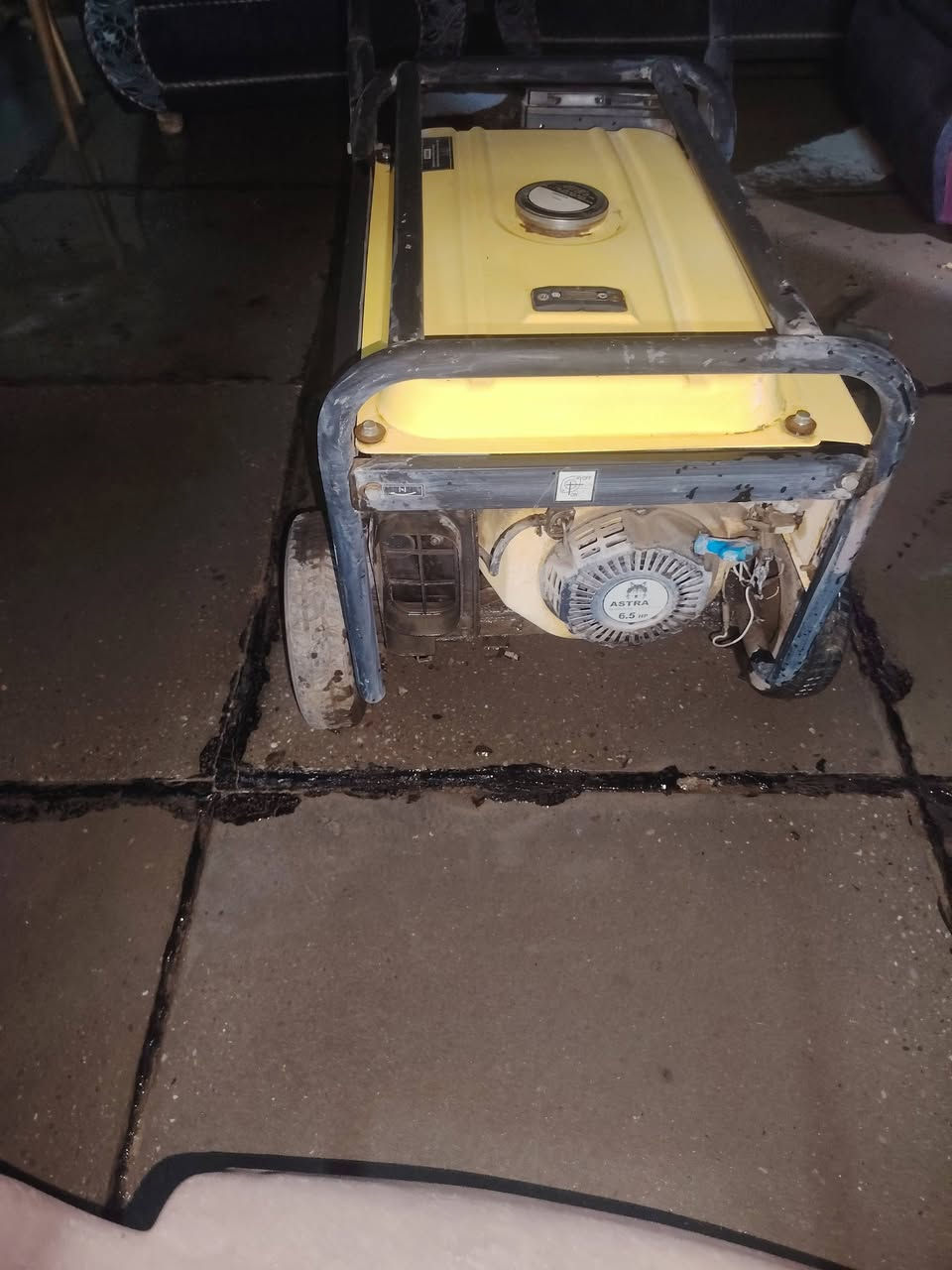 مولده نوع استرا للبيع
موصفاتها .. راس توليد 3.3kv
بانزين سلف .  هندر
مستعمله 
راس توليد مضمون بدون فتح 
للاستفسار ***********
