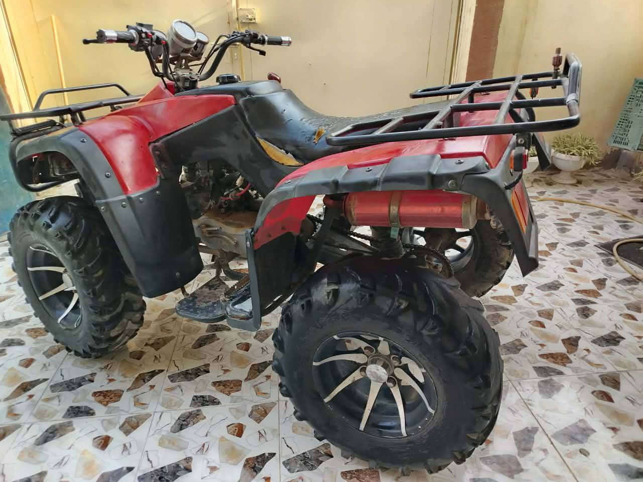 للبيع
السلام عليكم من رخصت مدير الكروب دراجه رباعيه حجم كبير  البيع /***********
