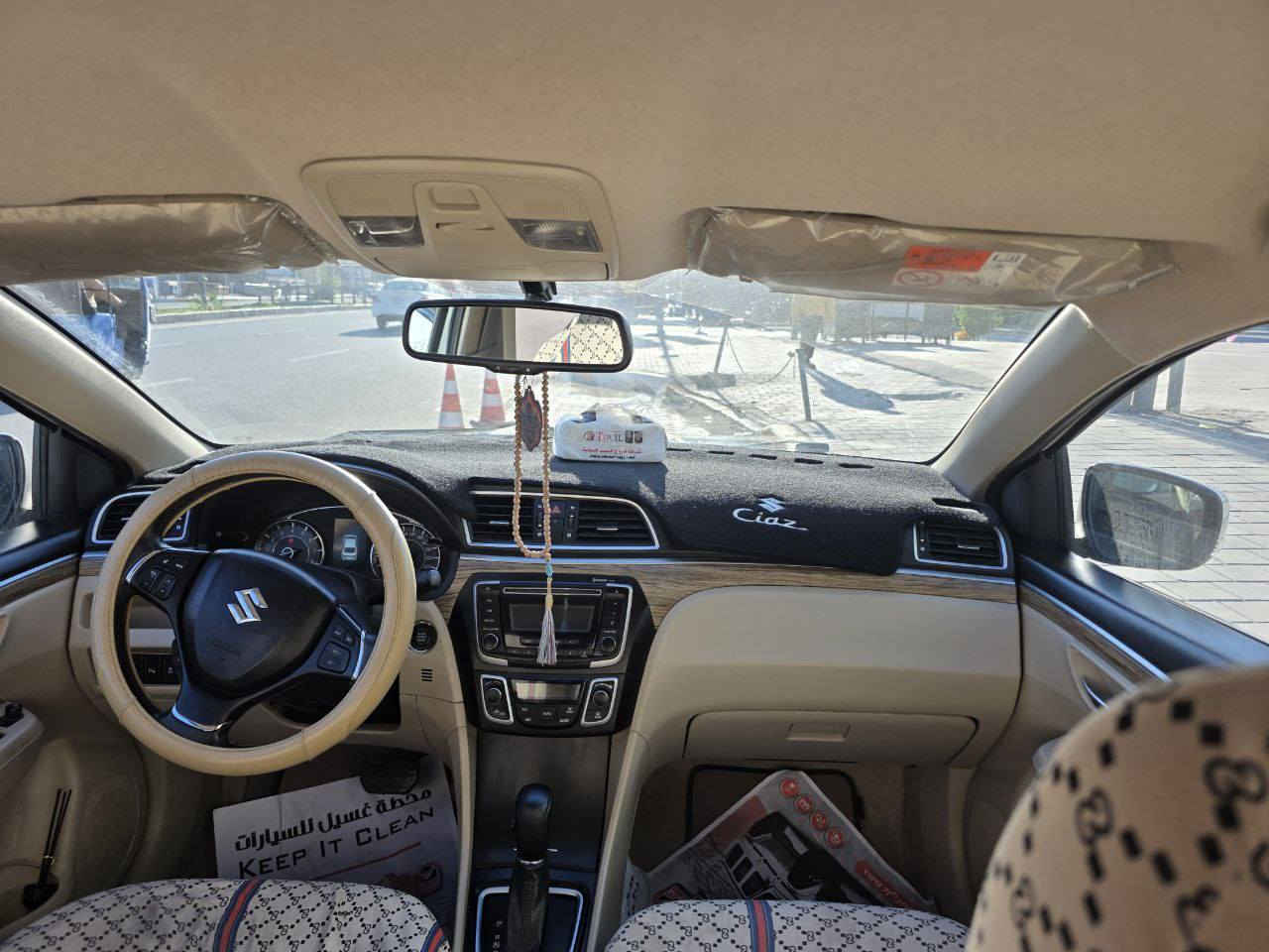 السلام عليكم،،
للبيع سازوكي ( سياز ) موديل 2023 
المواصفات ✅
بصمة تشغيل
بصمة ابواب
تحكم ستيرن 
كروز سرعة 
كشنات جلد 
حساسات
قطعتين تبريد 
مري شفط كهرباء  + اشاير بالمري 
لد امامي 
ويل كب كروم 
سبير ما نازل
السيارة مكفولة جديدة
شاشه 
شرط التحويل مو وكالة احولها بأسمك
السعر ١٢٣ وبيها مجال للاستفسار ع خاص .


**إذا كنت صاحب هذا الإعلان وتريد حذفه لأي سبب، رجاءا أرسل رسالة إلى الدعم الفني**