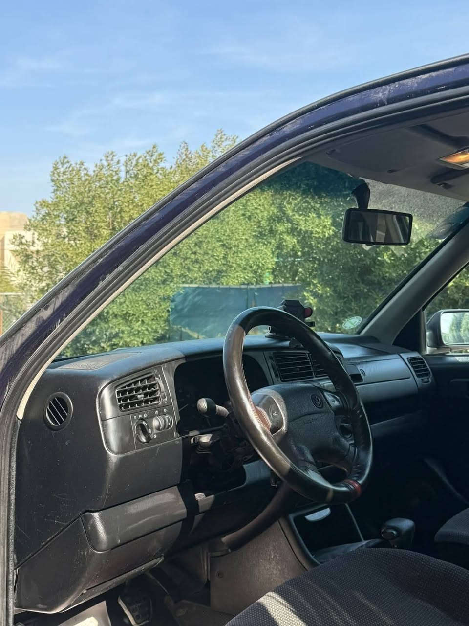 سياره كولف للبيع جاهزه من كلشي نضيفه من داخل ومن خارج مابيها ضربه مابيها خياس بس صبغ للجماليه رقمها بغداد سعرها 48 بيها مجال كلش بسيط رقم الهاتف ***********
