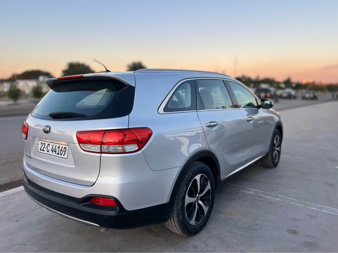 اسلام عليكم للبيع كيا سورنتو موديل 2017 وارد خليجی 
محرك ٤سلندر
كیرو محرك مامفتوح عیب مابی
بشرط تحویل غەرام  تایراط جدید  ورق مال بانزین بی
السیارە كلین سبوخ مابی كفال عام صونر نشرا
7 راكب 
تبريد 3 قطع 
ماشيه 125 KM
مواصفات 
بلاجكتۆر  اشار مری
شاشه جبيره 
كامره دوارة 
مري شفط 
تحكمات استيرن 
حساسات خلفيه امامي 
السياره جديده وجاهزه من كلشي 
السعر ١٨٢$
اتصل  ***********  واتس ئاپ  ڤایبر 
عنوان السياره  كلار كالار, السليمانية
