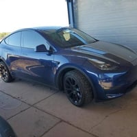 2024للبيع تسلا موديل   y  موديل  بعد اسبوع توصل للحرة ابيع على وضعها و...