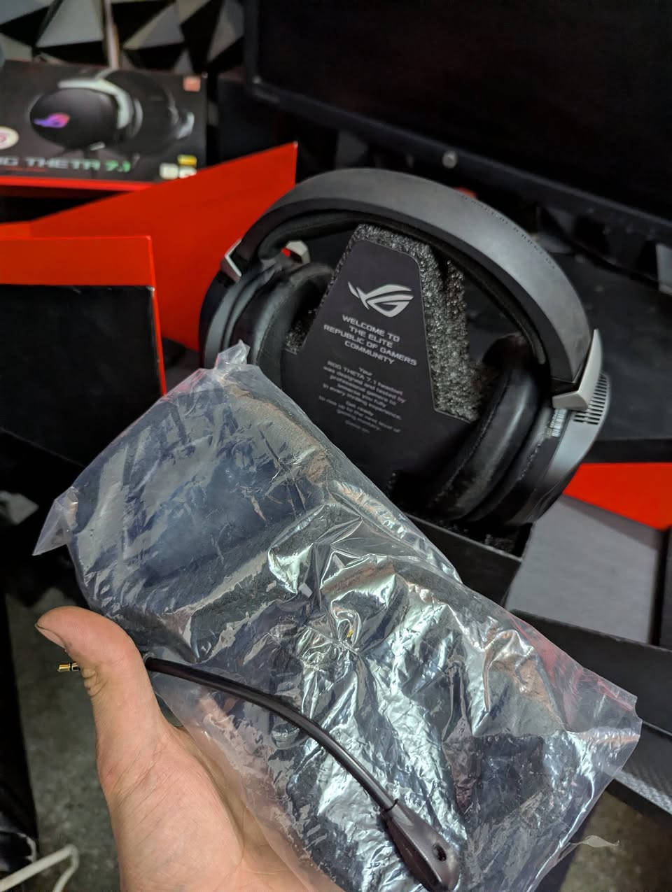 السلام عليكم ورحمة الله
للبيع فقط
مجموعة اكسسوارات راقيه
ماوس اتارك شارك X3 وايرليس (35 الف قفل)
كيبورد اسوس روك SCOPE RX TKL WIRELESS DELUXE (75الف قفل)
سماعه اسوس روك THETA 7.1 ( 100الف قفل) ضمان كيستون 
مايك فيفاين A6T ( 30 الف قفل) الكيبل مالته تعبان يحتاج كيبل فقط تايب سي
الاسعار غير قابله للنقاش
عنواني بغداد شارع فلسطين
***********
