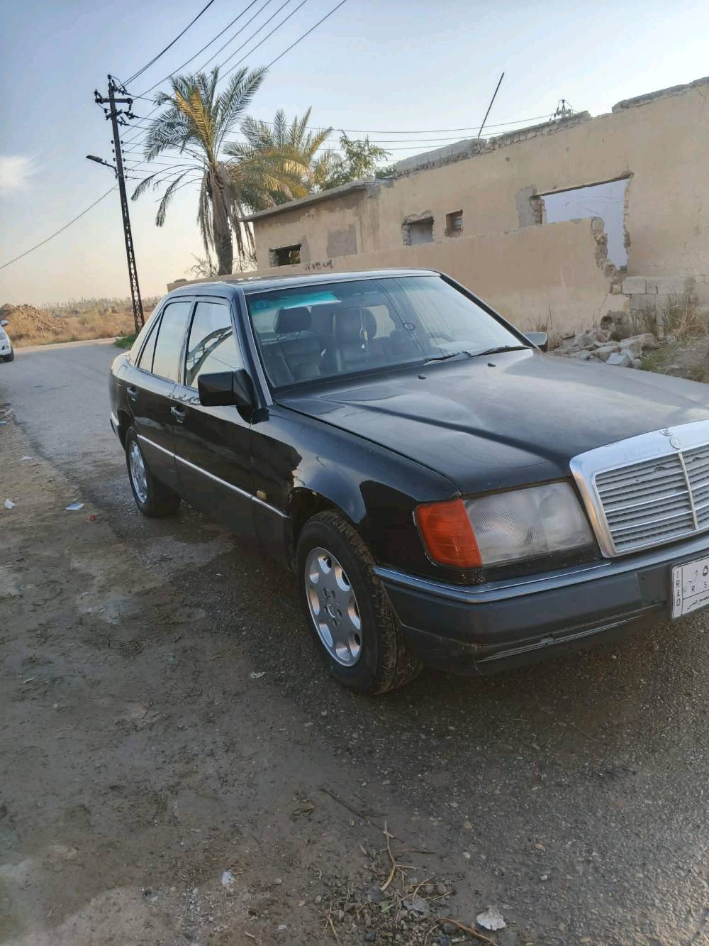 مارسيدس دب موديل 1990 بموديله محرك بطه جديد تخم تاير صدر خلفي امامي جديد غرفه نظيفه مثل ما موضح بالصورة تبريد شغال كشنات كهربائيات شغاله يرادلهة ترتيبات بسيطه رقم انبار مشروع وطني سنويه 28 تحويل ثاني يوم مكان ديالى غالبيه سيف سعد 