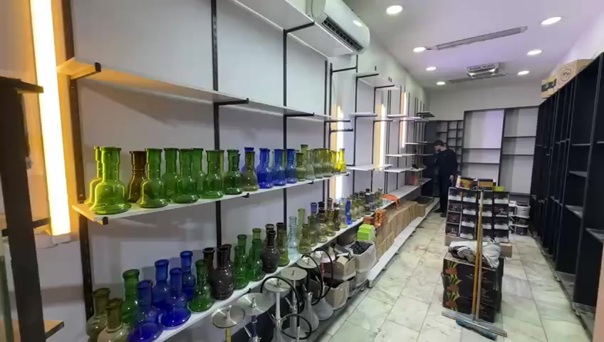 سلام عليكم رفوف محل كامل تجهيز كامل مال محل رفوف الله شاهد فصلتهن احسن نوعيه النضافه 90%   عدد الرفوف 13 مع قطع يندكن بل جدار السعر 750  وبيهن مجال العنوان بغداد مشتل كراج بعقوبة الرقم ***********
