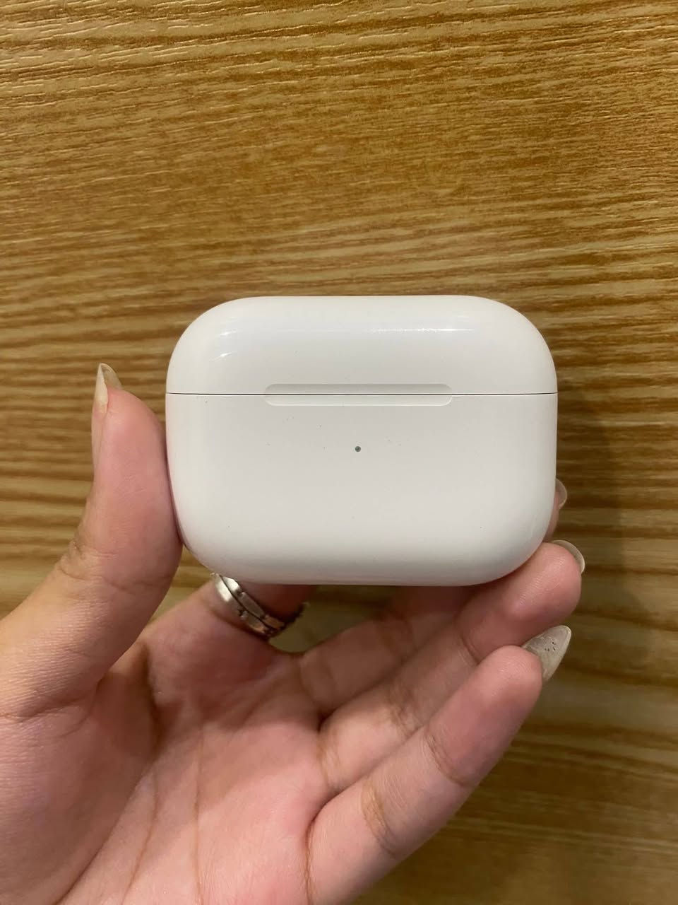 سماعات باله أمريكي Air pods 4 الحديث
اصلي باله أمريكي ، باله مستعمل بس كلش نظيف وياه حافظة جلد مع كيبل كتان  ما مفتوح ولا مصلح بطارية قوية صوت قوي  بإمكانك تفحص قبل الدفع ، اصلي باله  سعره 20 قفل قفل توصيل مجاني  نظافة 90% قطع محدودة للحجز واتس اب فقط ***********
