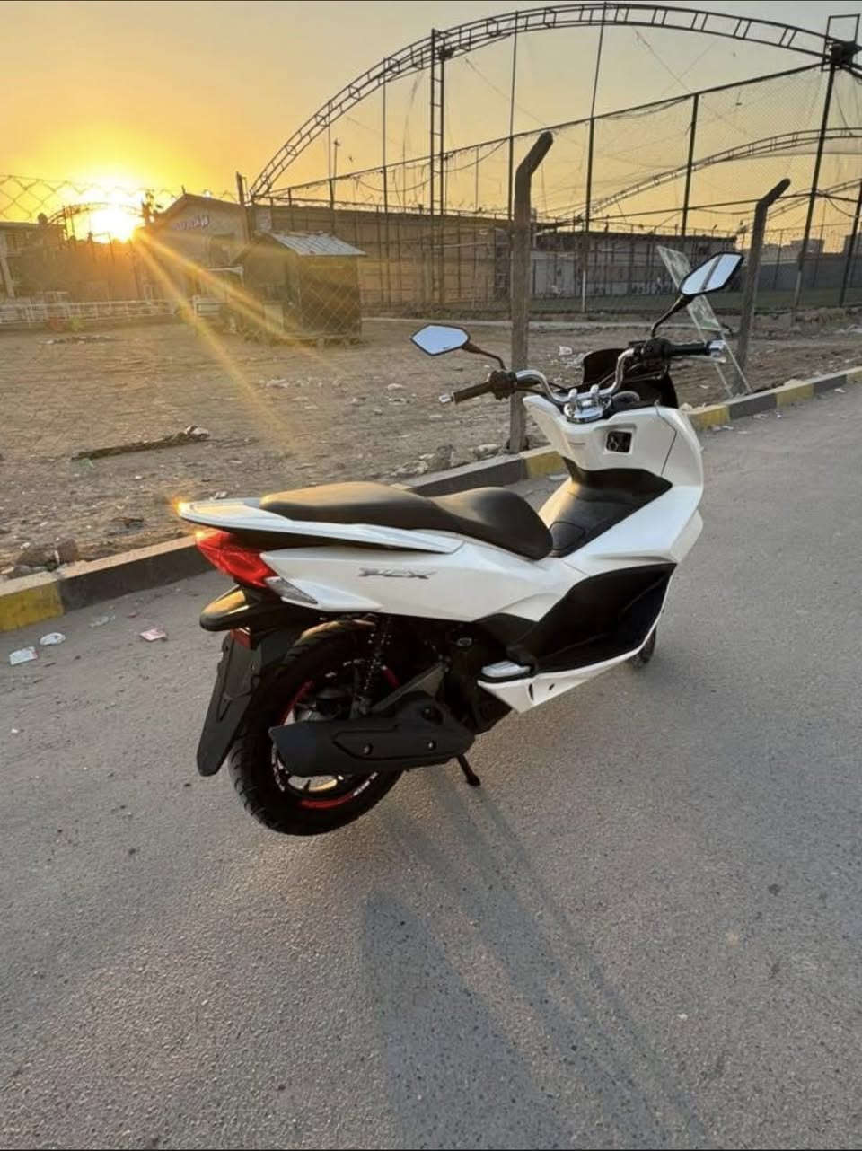 السلام عليكم بي سي اكس للبيع الياباني jf دراجه بحاله الوكاله ماشيه 24 ألف مكينه ناعمه طستهة كلش حلوه مثل ماموضح بلصور السعر 15 ونص وبيه مجال شي بسيط مكان مدينه الصدر ***********
