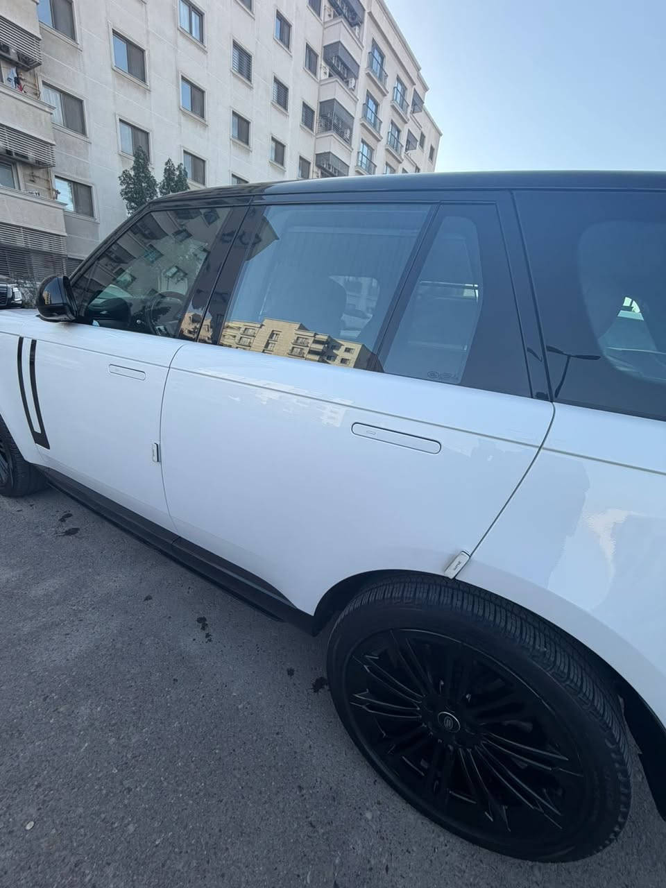 رانج فوك 2023 وضعيه وكالة لوك للاخير
السياره مع رقم بغداد مميز 
V8
مواصفاتHSE
ماشيه ١٧ الف كيلو زيرو 
مغلفه بالكامل 
مكان السياره بغداد
***********
غير متواجد بالتعليقات والماسنجر لطفاً
