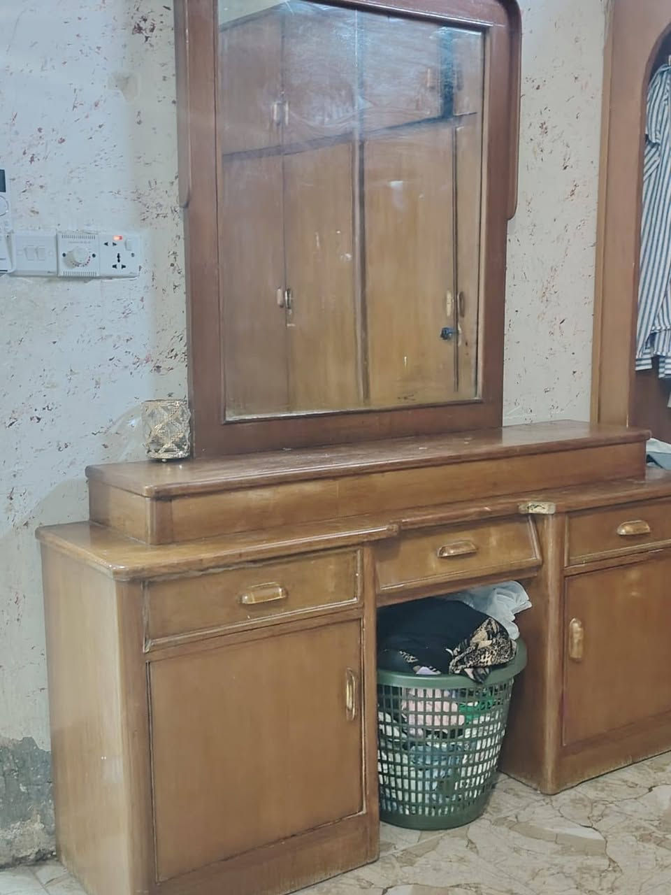 السلام عليكم غرفه نجاره تسكام مناسبه اليريدهه يتفضل خاص المكان بابل مركز المدينه  ***********
